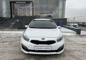 Подержанный автомобиль Kia Ceed Hatchback 2017 года (2 фото)