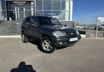 Подержанный автомобиль Chevrolet Niva 2008 года (3 фото)