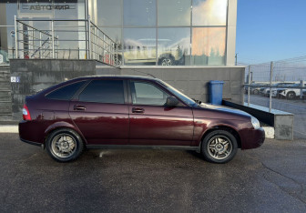 Подержанный автомобиль LADA (ВАЗ) Priora Hatchback 2014 года (4 фото)