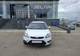 Подержанный автомобиль Ford Focus Hatchback 2010 года (2 фото)