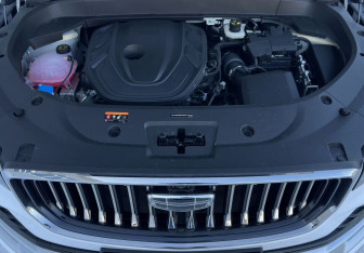 Подержанный автомобиль Geely Monjaro 2025 года (13 фото)