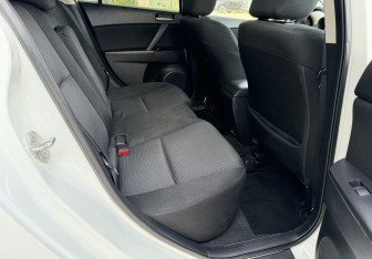 Подержанный автомобиль Mazda 3 Sedan 2013 года (12 фото)