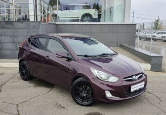 Подержанный автомобиль Hyundai Solaris Hatchback 2011 года (3 фото)