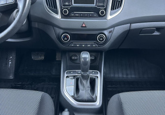 Подержанный автомобиль Hyundai Creta 2018 года (11 фото)