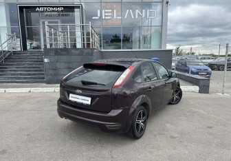 Подержанный автомобиль Ford Focus Hatchback 2009 года (5 фото)