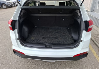 Подержанный автомобиль Hyundai Creta 2016 года (13 фото)