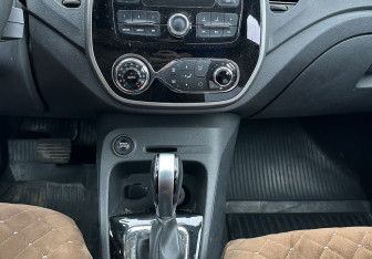 Подержанный автомобиль Renault Kaptur 2019 года (11 фото)