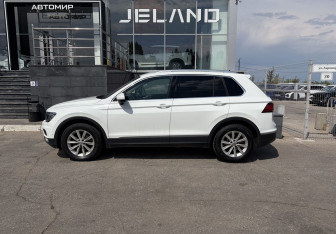 Подержанный автомобиль Volkswagen Tiguan 2017 года (8 фото)