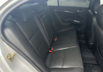 Подержанный автомобиль Geely Emgrand EC7 Sedan 2013 года (12 фото)