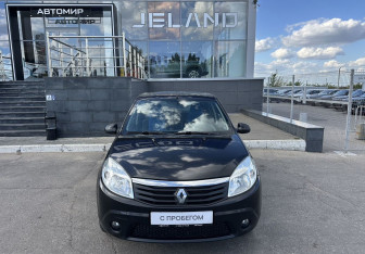 Подержанный автомобиль Renault Sandero 2011 года (2 фото)