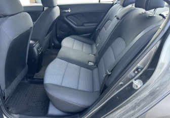 Подержанный автомобиль Kia Cerato Sedan 2013 года (12 фото)