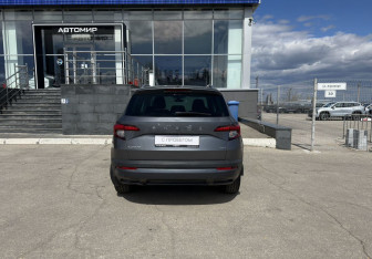 Подержанный автомобиль Skoda Karoq 2020 года (6 фото)