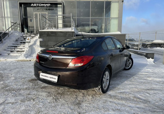 Подержанный автомобиль Opel Insignia Sedan 2012 года (5 фото)