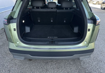 Подержанный автомобиль Jaecoo J7 2024 года (13 фото)