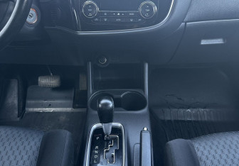 Подержанный автомобиль Mitsubishi Outlander 2014 года (11 фото)