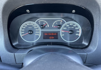 Подержанный автомобиль Fiat Albea 2010 года (9 фото)