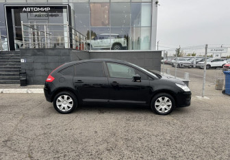 Подержанный автомобиль Citroen C4 Hatchback 2010 года (4 фото)