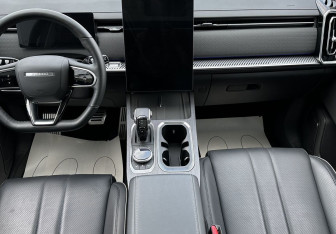 Подержанный автомобиль Jaecoo J7 2024 года (10 фото)