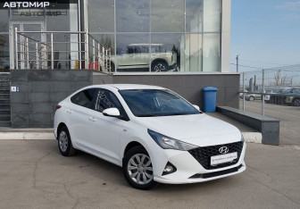 Подержанный автомобиль Hyundai Solaris Sedan 2022 года (3 фото)