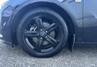 Подержанный автомобиль Opel Astra Hatchback 2013 года (15 фото)