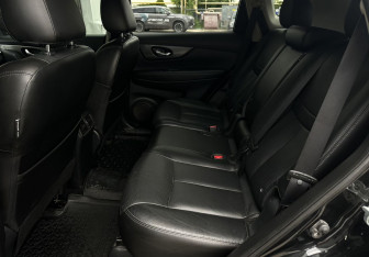 Подержанный автомобиль Nissan X-Trail 2016 года (12 фото)