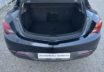 Подержанный автомобиль Opel Astra Hatchback 2013 года (13 фото)