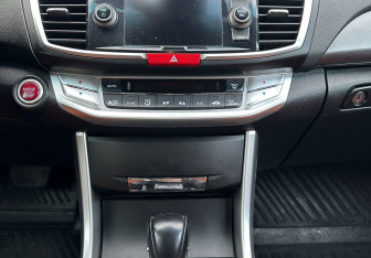 Подержанный автомобиль Honda Accord Sedan 2013 года (11 фото)