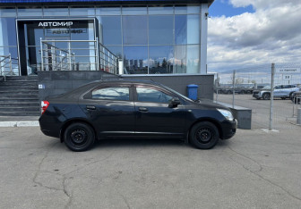 Подержанный автомобиль Chevrolet Cobalt Sedan 2013 года (4 фото)