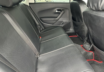 Подержанный автомобиль Volkswagen Polo Sedan 2013 года (12 фото)