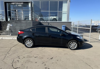 Подержанный автомобиль Kia Cerato Sedan 2015 года (4 фото)