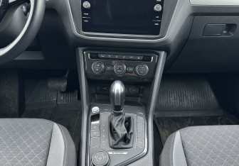 Подержанный автомобиль Volkswagen Tiguan 2019 года (11 фото)