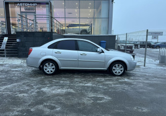 Подержанный автомобиль Chevrolet Lacetti Sedan 2012 года (4 фото)