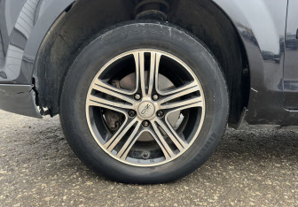 Подержанный автомобиль Ford Focus Hatchback 2007 года (14 фото)