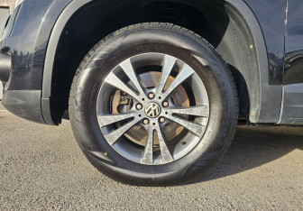 Подержанный автомобиль Volkswagen Tiguan 2012 года (14 фото)