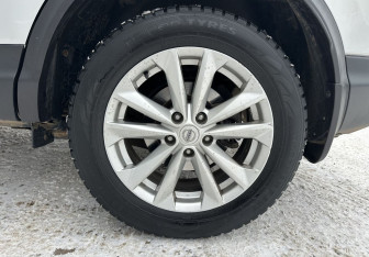 Подержанный автомобиль Nissan Qashqai 2017 года (14 фото)