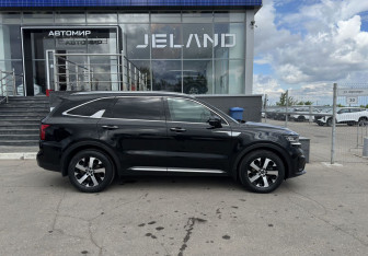 Подержанный автомобиль Kia Sorento 2021 года (4 фото)