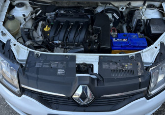 Подержанный автомобиль Renault Logan Sedan 2015 года (14 фото)