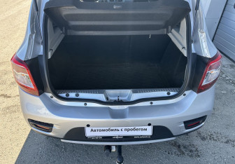 Подержанный автомобиль Renault Sandero 2020 года (15 фото)