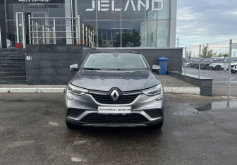 Подержанный автомобиль Renault Arkana 2019 года (2 фото)