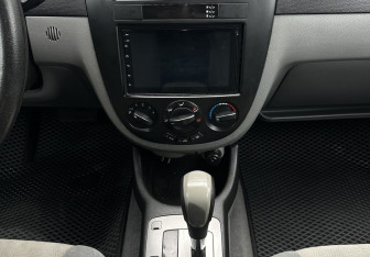 Подержанный автомобиль Daewoo Gentra Sedan 2014 года (11 фото)