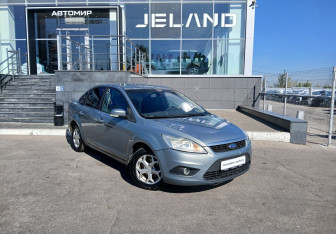 Подержанный автомобиль Ford Focus Sedan 2010 года (3 фото)