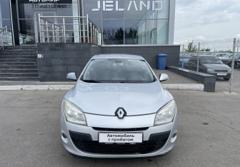 Подержанный автомобиль Renault Megane Hatchback 2010 года (2 фото)