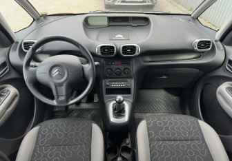 Подержанный автомобиль Citroen C3 Picasso 2012 года (10 фото)