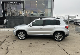 Подержанный автомобиль Volkswagen Tiguan 2015 года (8 фото)