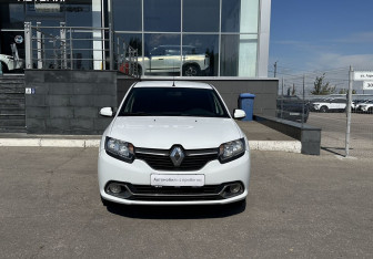 Подержанный автомобиль Renault Logan Sedan 2015 года (2 фото)