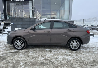 Подержанный автомобиль LADA (ВАЗ) Vesta Sedan 2019 года (8 фото)