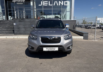 Подержанный автомобиль Hyundai Santa Fe 2010 года (2 фото)