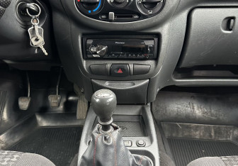 Подержанный автомобиль LADA (ВАЗ) Kalina Hatchback 2012 года (11 фото)