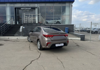 Подержанный автомобиль Kia Rio Sedan 2019 года (7 фото)