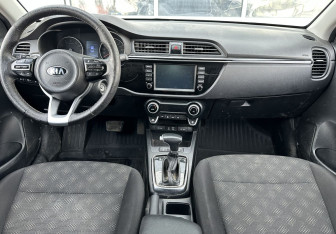 Подержанный автомобиль Kia Rio Sedan 2019 года (10 фото)